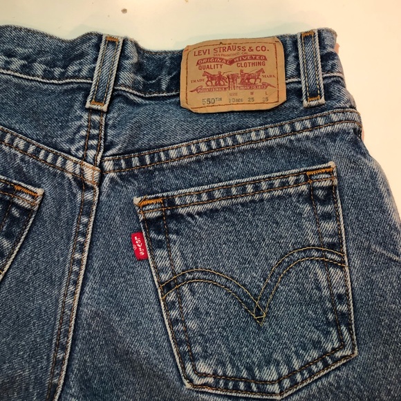 Levi’s Distressed Cutoffs - Picture 4 of 4